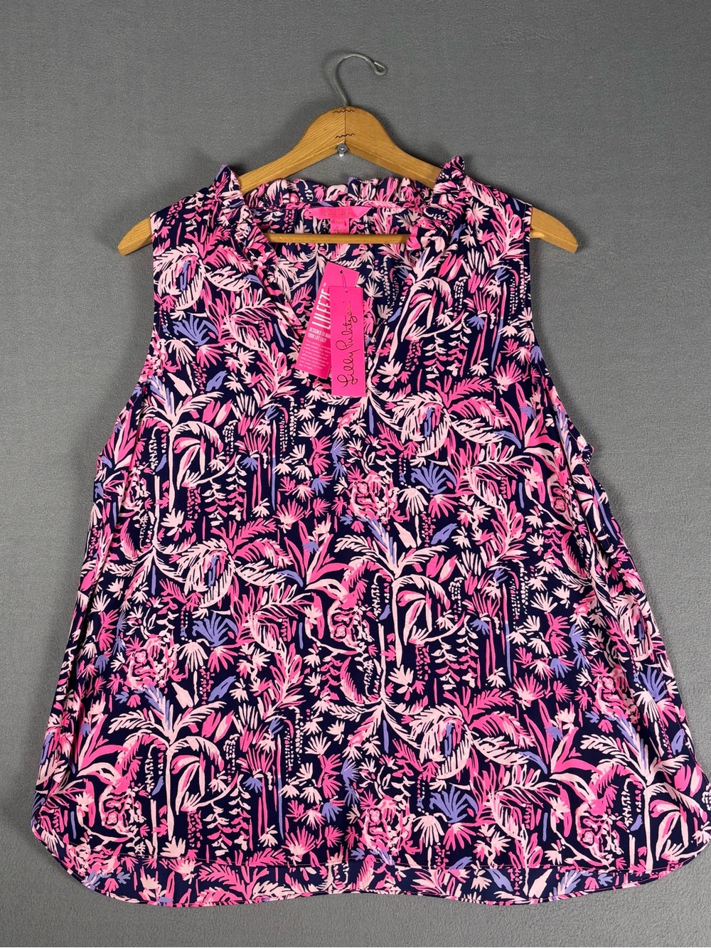 NWT LILLY PULITZER Top Blouse V Neck Colorful Palm Tree Print Sleeveless Size XL